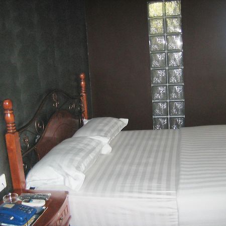 Oriental Inn Kuching Extérieur photo