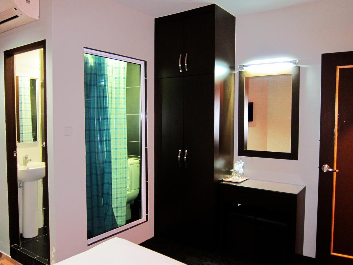Oriental Inn Kuching Extérieur photo