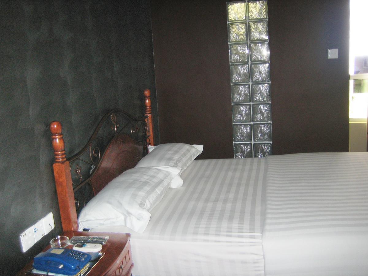 Oriental Inn Kuching Extérieur photo
