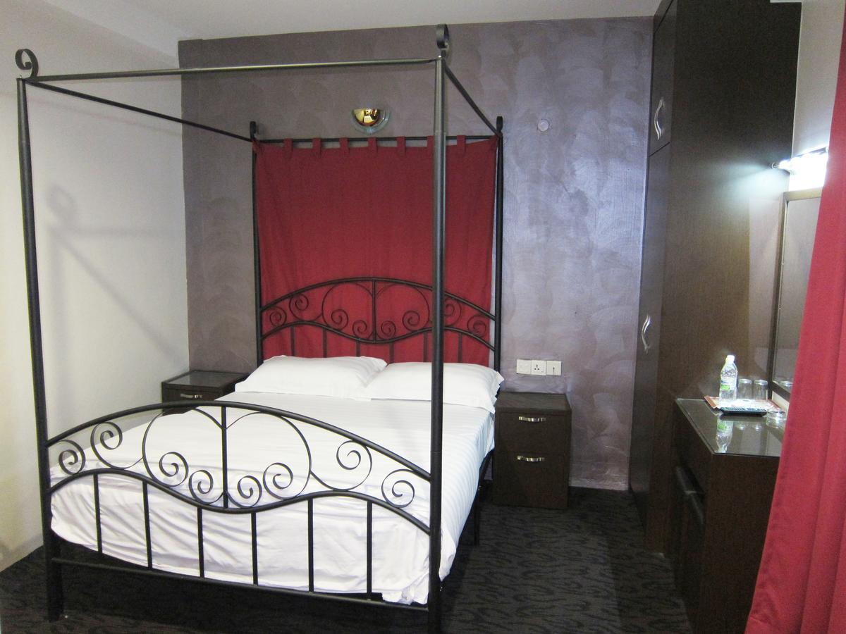 Oriental Inn Kuching Extérieur photo