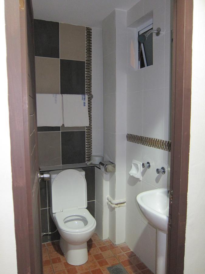 Oriental Inn Kuching Extérieur photo