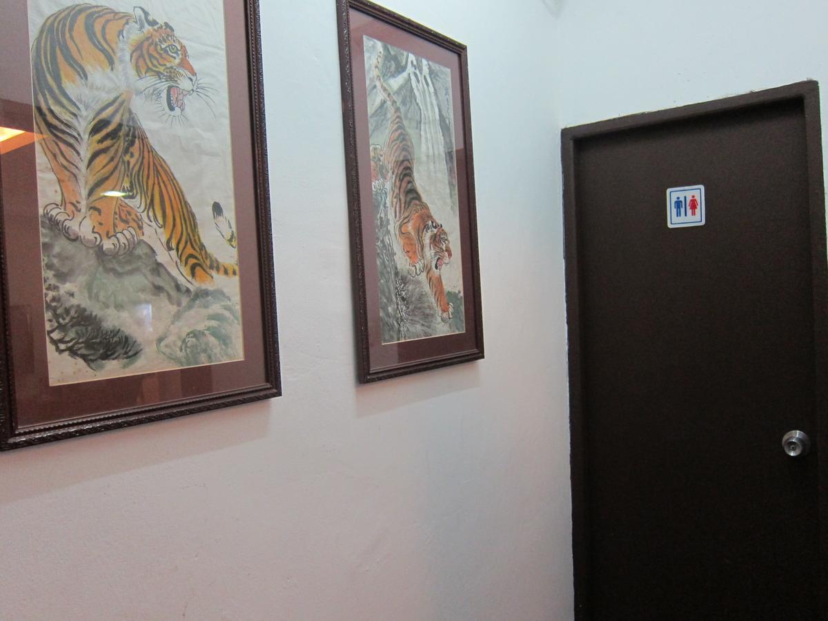Oriental Inn Kuching Extérieur photo