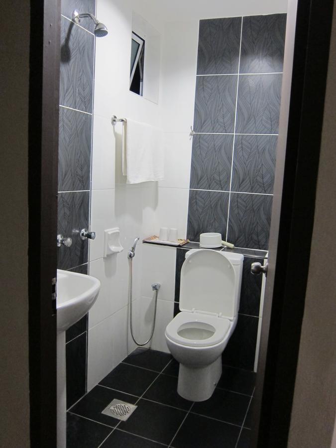 Oriental Inn Kuching Extérieur photo