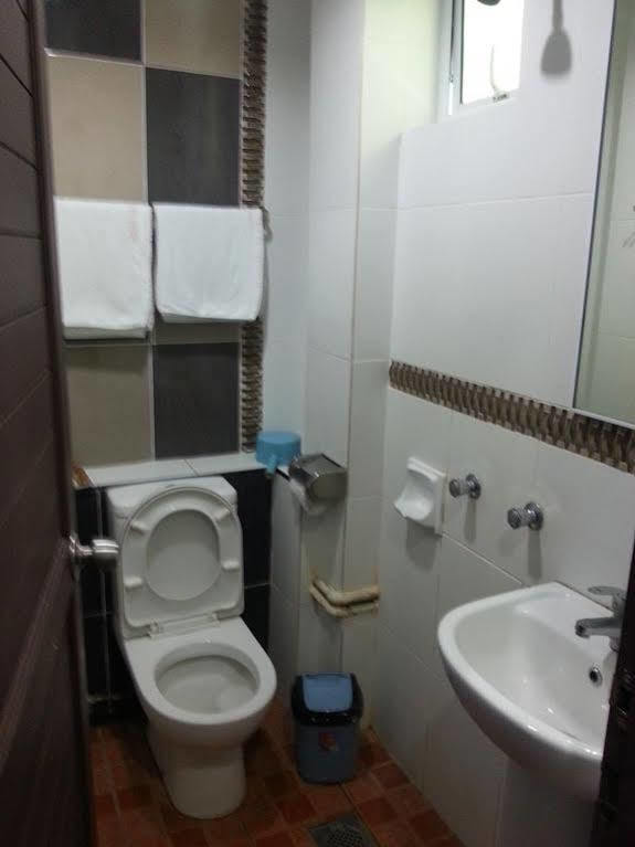 Oriental Inn Kuching Extérieur photo