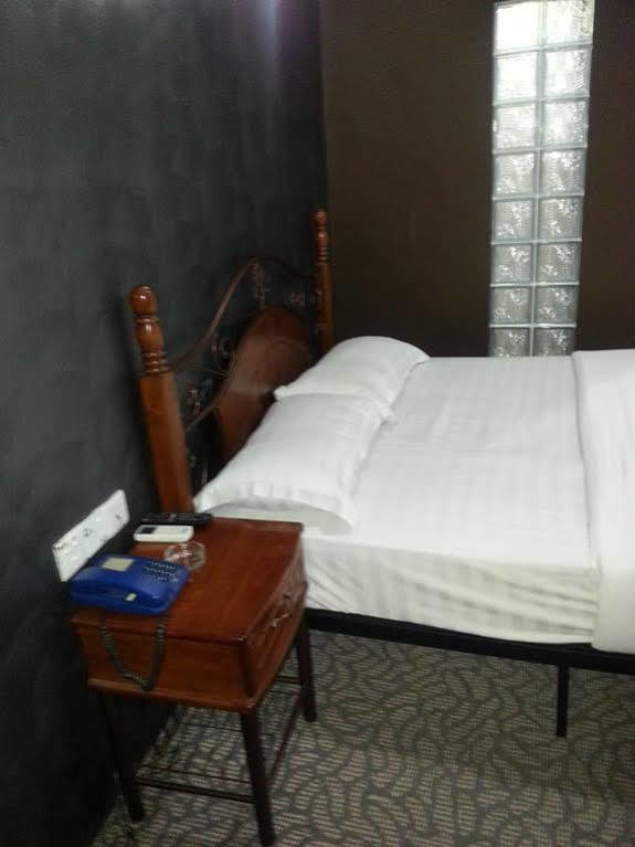 Oriental Inn Kuching Extérieur photo